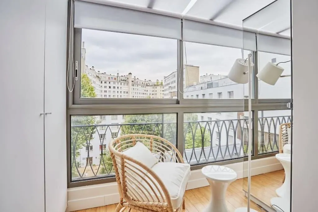 Rent A Room Apartments - Degas Paris