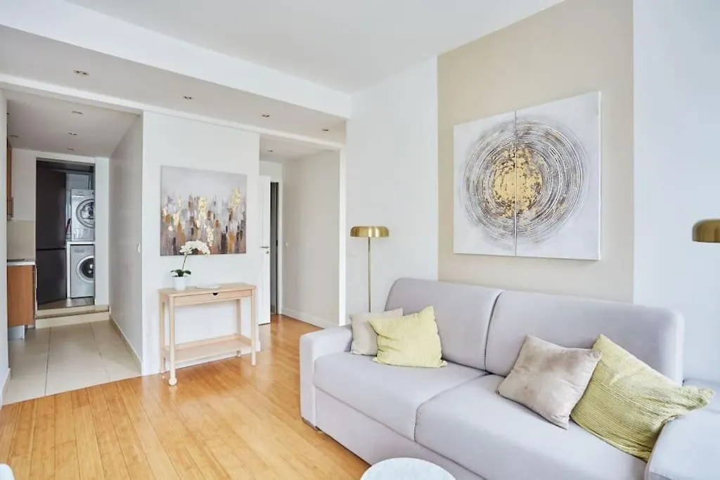 Rent A Room Apartments - Degas Paris