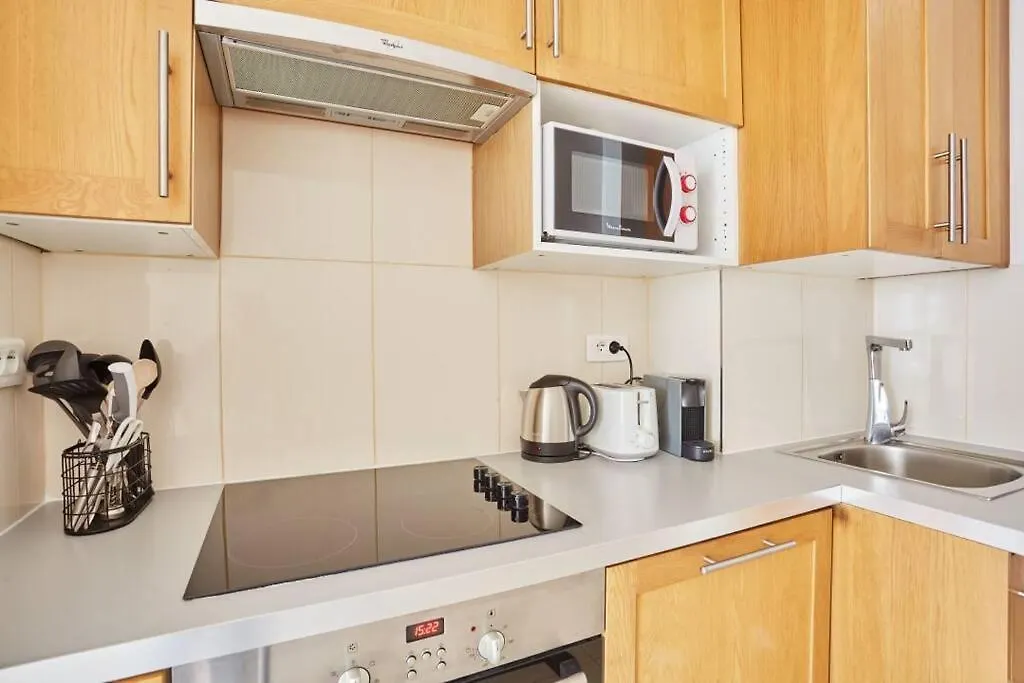 Rent A Room Apartments - Degas Paris