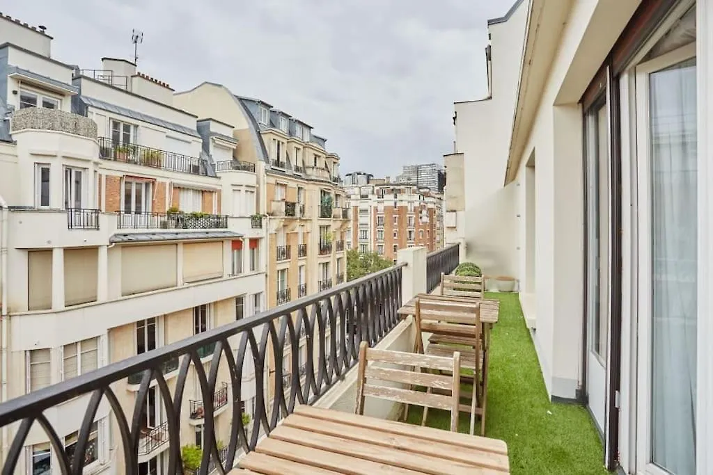 Rent A Room Apartments - Degas Paris