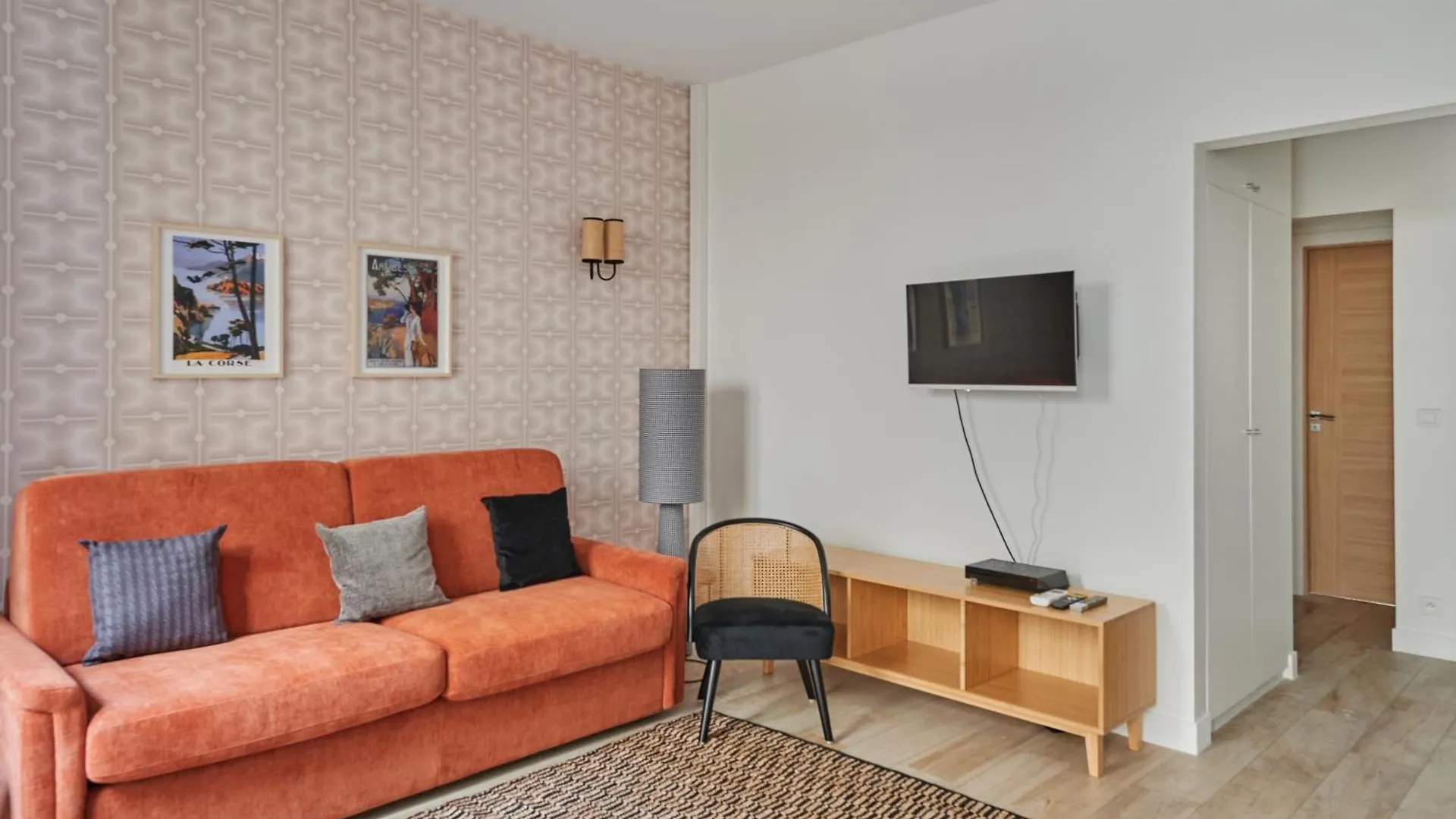Rent A Room Apartments - Degas Paris