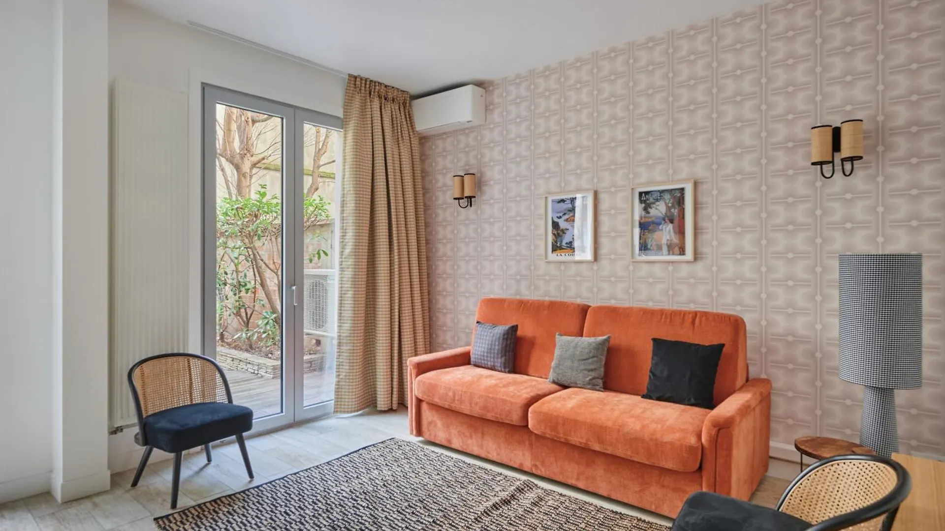 Rent A Room Apartments - Degas Paris