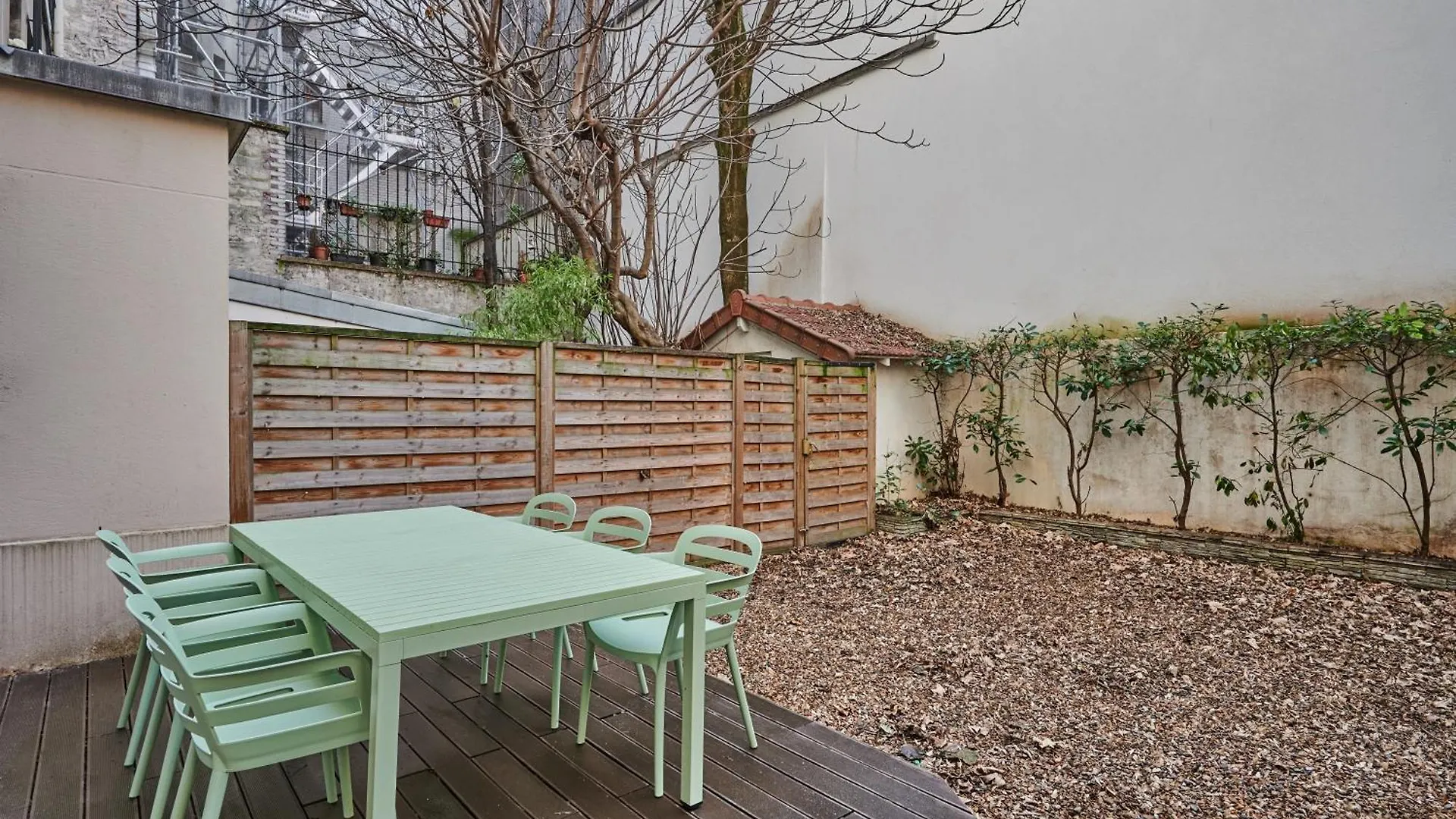 Rent A Room Apartments - Degas Paris France