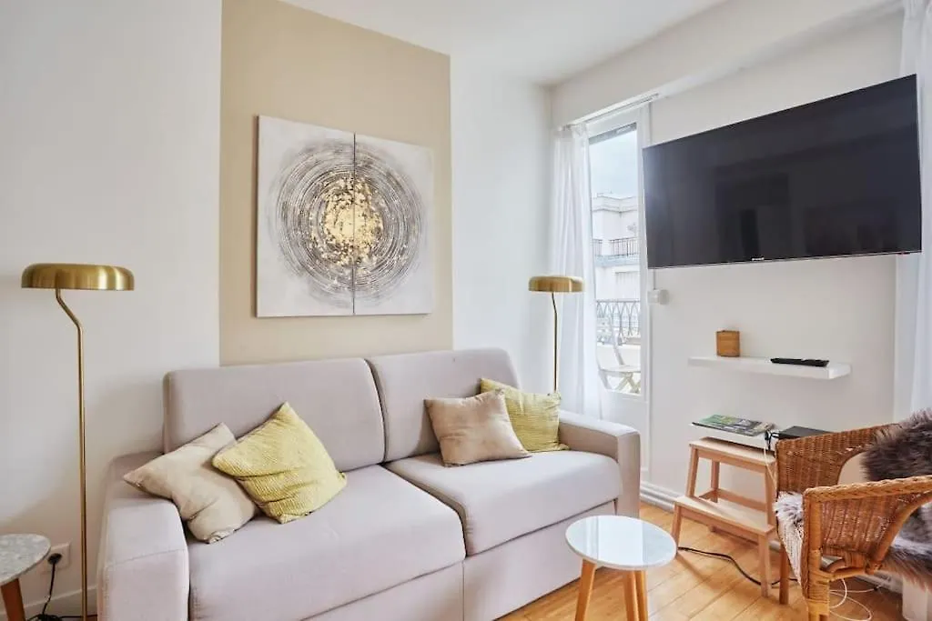 Rent A Room Apartments - Degas Paris